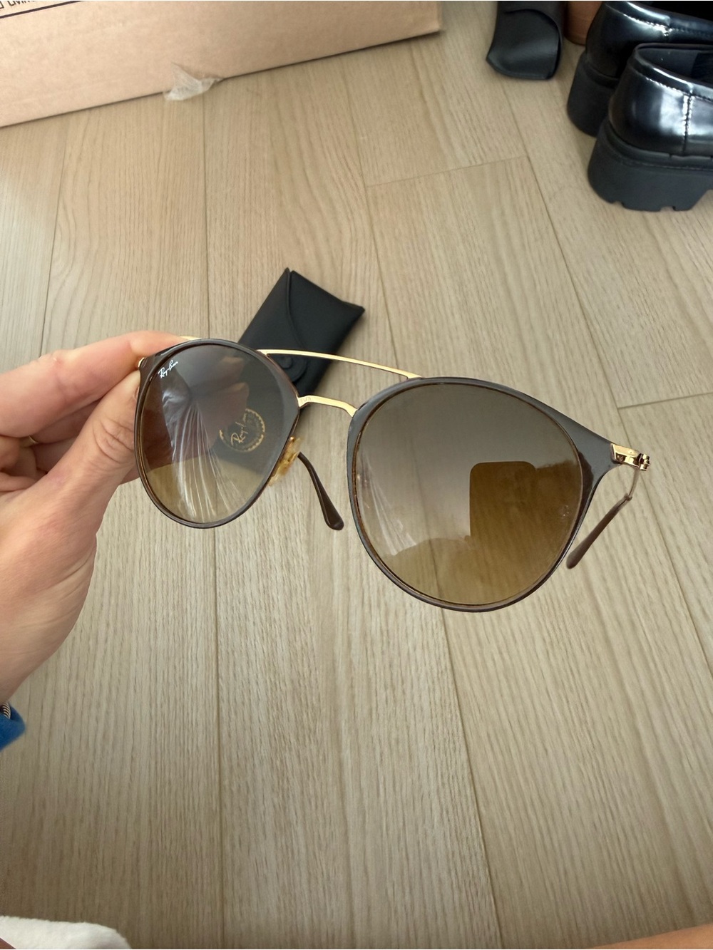 Ray-Ban Brown Gradient Lenses with Gold Frame Sunglasses - Picture 4 of 4